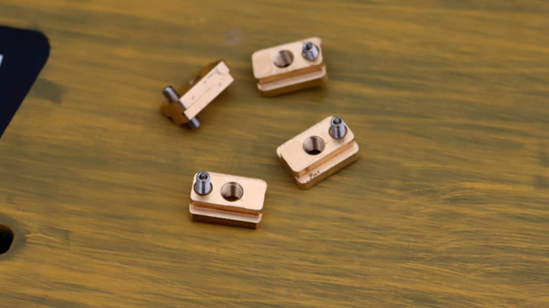 Ausprobiert: Einfache Foil-Montage mit den Locking T-Nuts