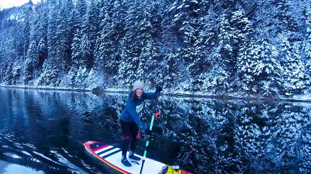 Simply beautiful: stand-up paddling in winter - how to do it without catching a cold
