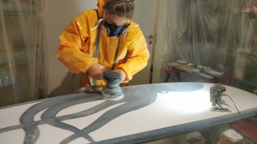 Workshop: Build your own surfboard - from computer design to your first turn in the wave in 40 hours
