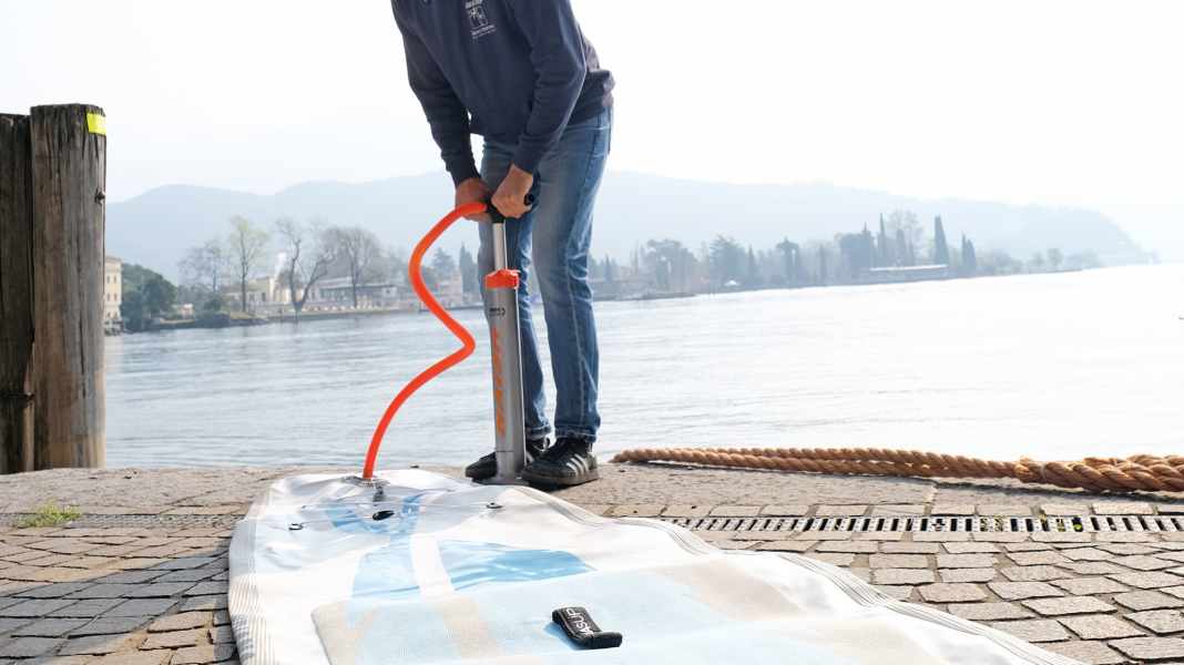 Pump station: deflate the SUP board