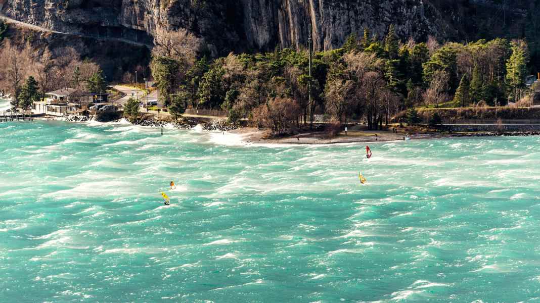 Switzerland: 50-knot day on Lake Uri