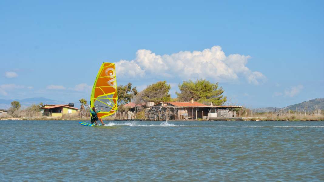 Tsimari & andere Windsurf-Geheimspots in Griechenland