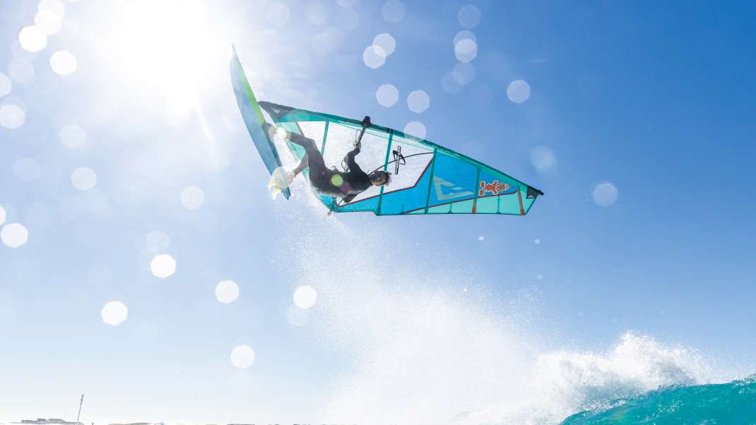 Der Backloop beim Windsurfen - die besten Tipps von Flo Jung