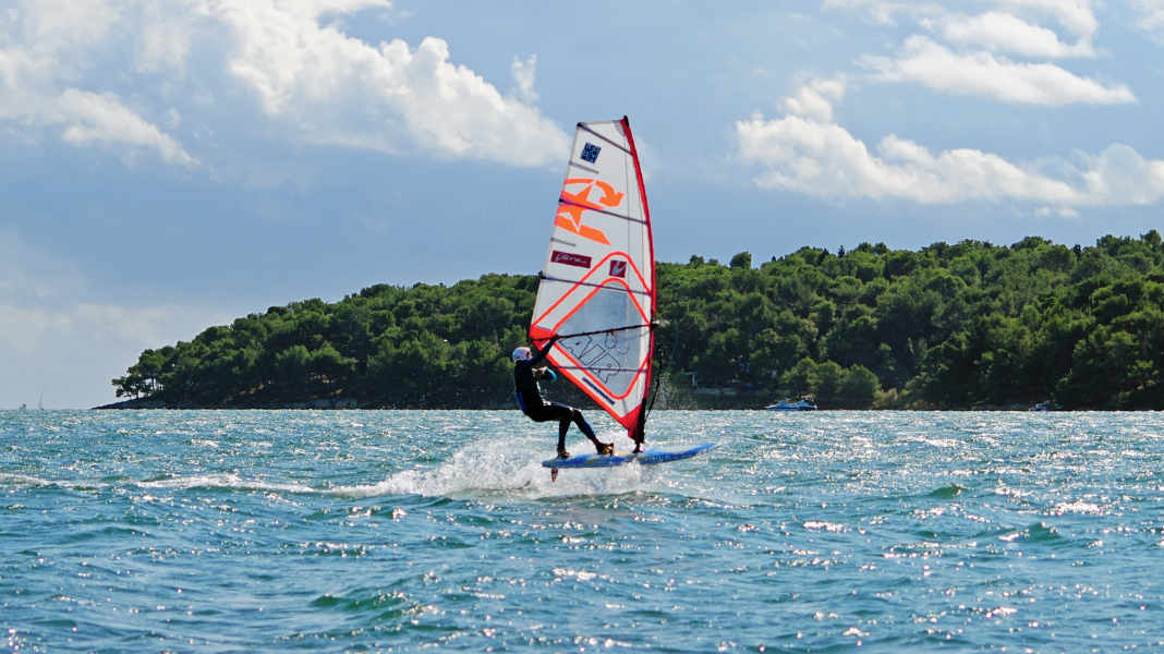 Spotguide: Die besten Windsurfspots der kroatischen Insel Krk