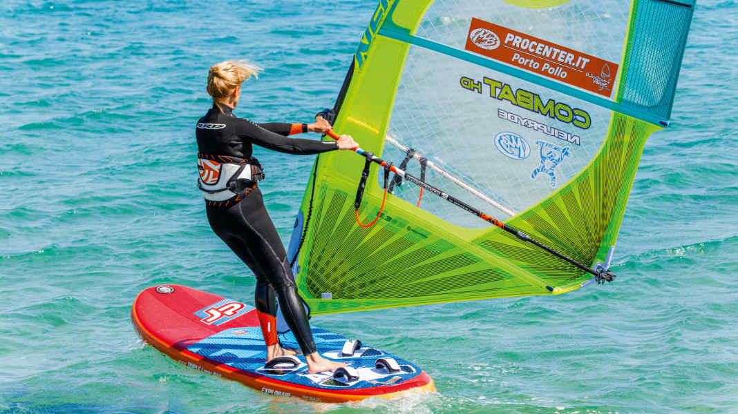 Windsurfing basics: luffing and dropping with sail control