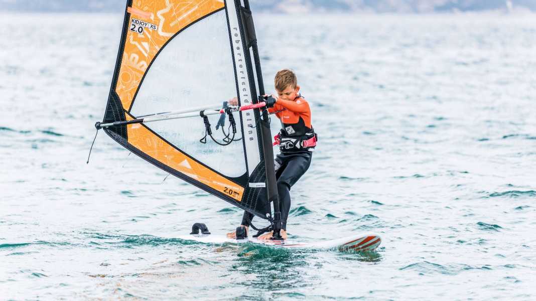 Windsurfen für Kinder – so findest du das richtige Brett
