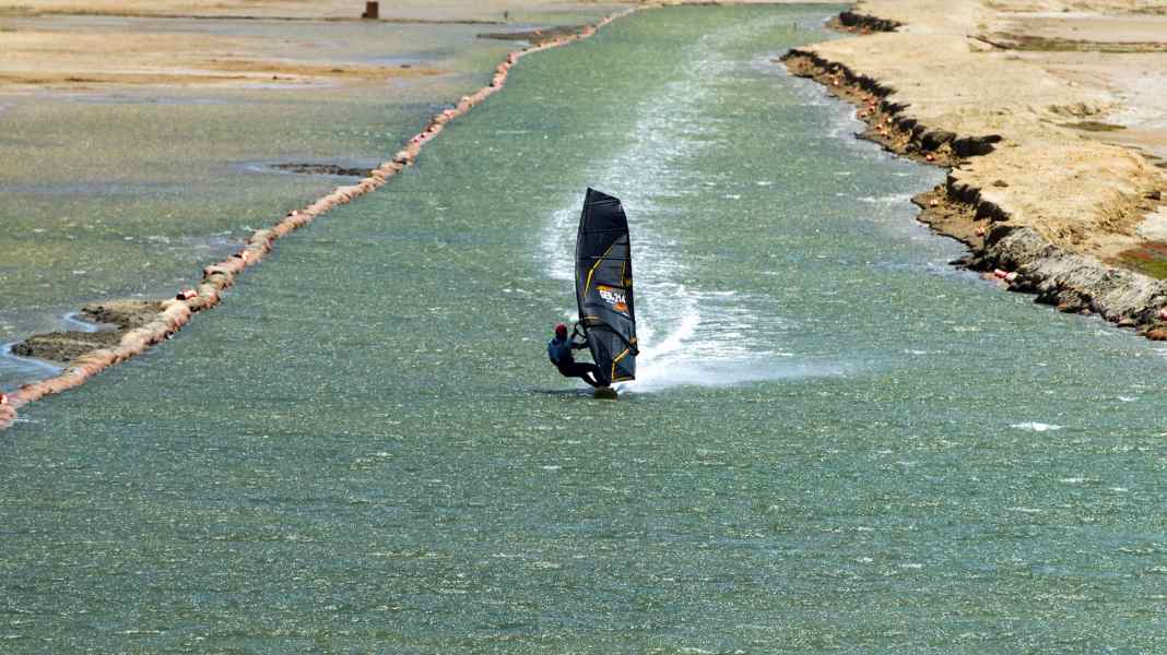Speed surfing: Lüderitz Speed Challenge 2023 - will the world record be broken this year?