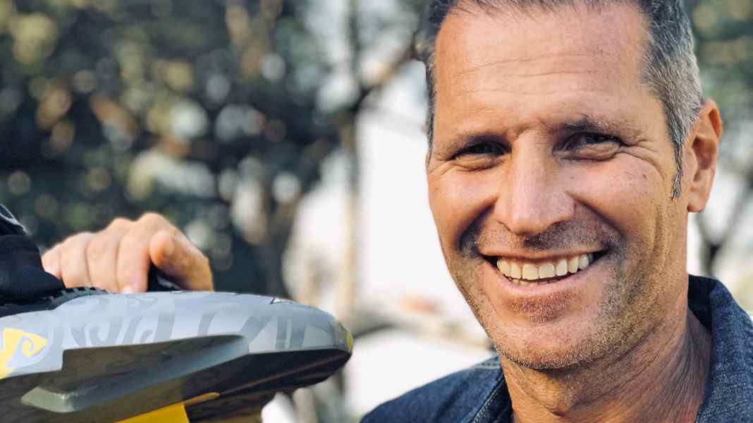 Michi Schweiger: vom Surflehrer zum Entwickler bei Robby Naish