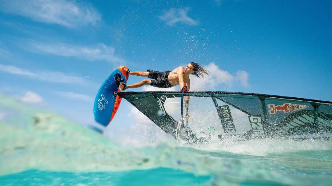 Freestyle riding technique: The right equipment settings and ducking the sails