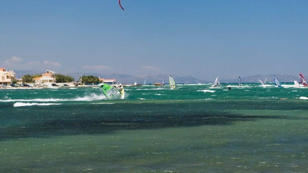Surfverbot in Griechenland ab Windstärke 6 – Update