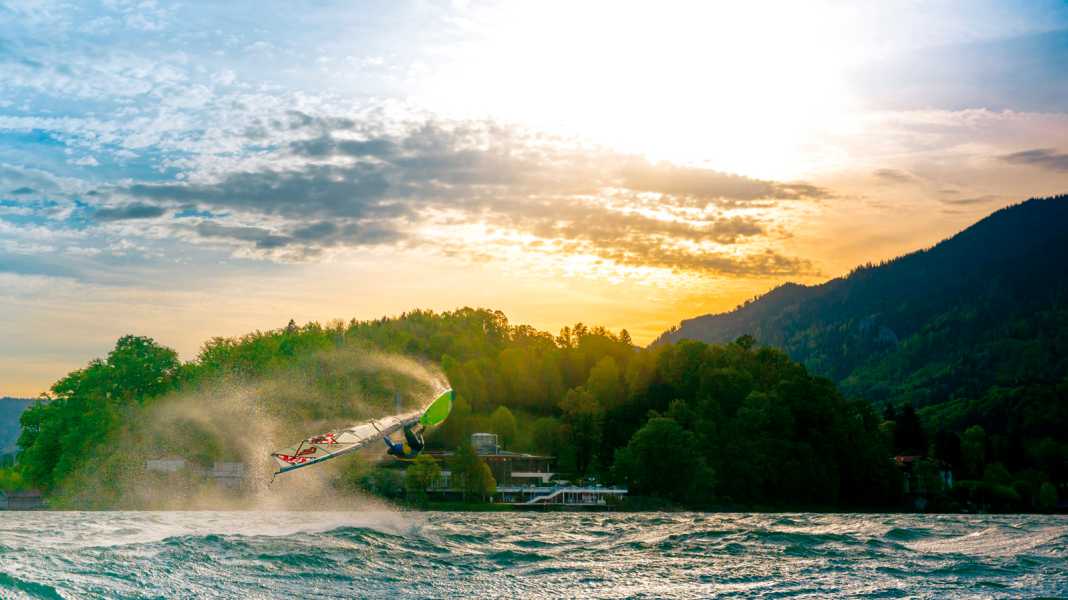 Surfen in Bayern – die besten Spots für Windsurfer
