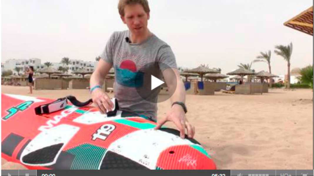 Windsurf-Tutorial: Fußschlaufen einstellen