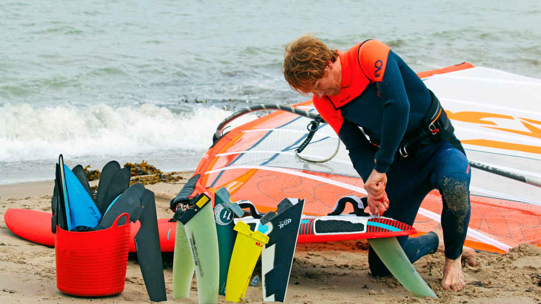 Freerideboards: So tunst du dein Brett sinnvoll mit einer kleineren Finne