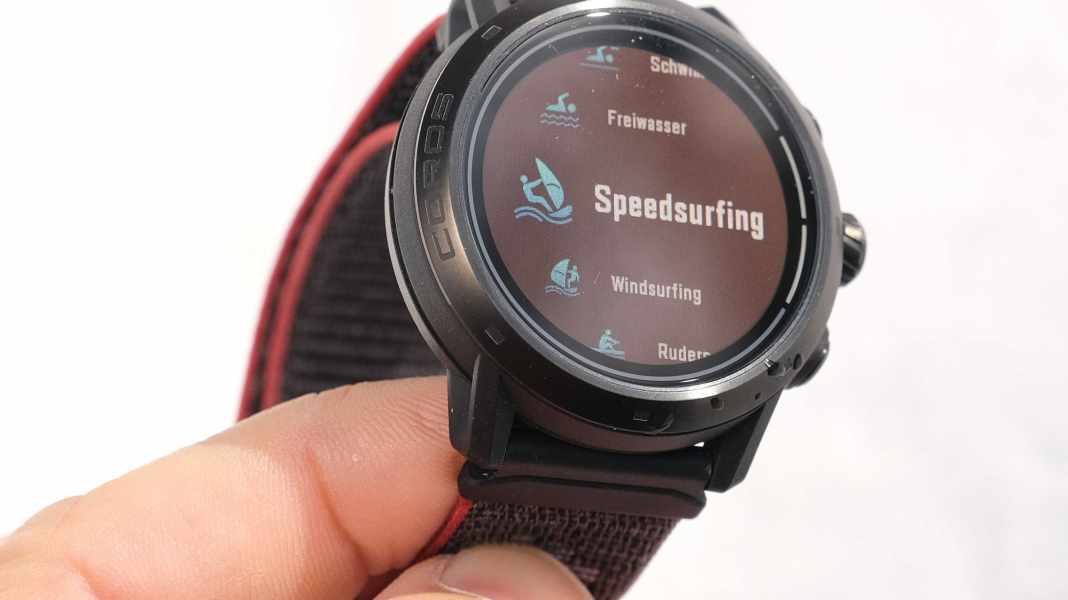 Coros Apex Pro 2: Luxus-GPS-Uhr für Surfer im Kurztest