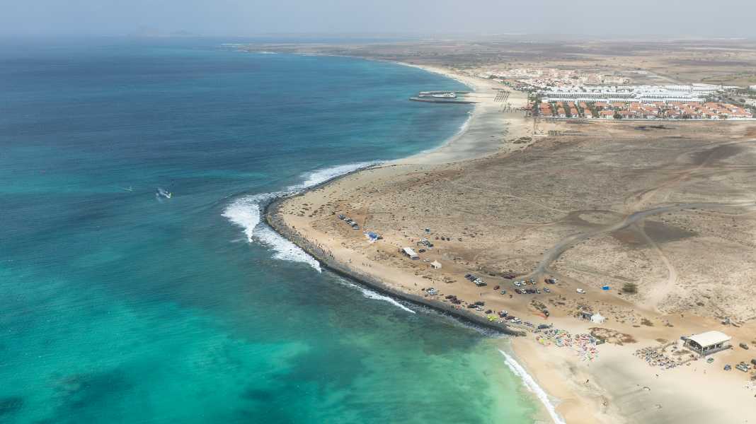 Camp für Einsteiger 2/2025: Wingen oder Windsurfen lernen auf den Kapverden