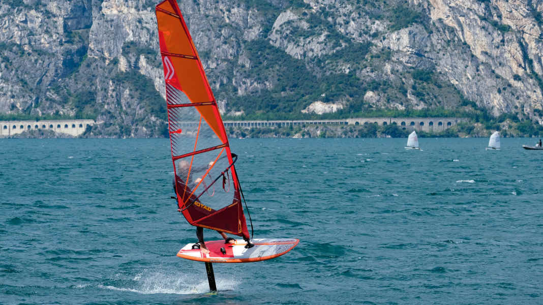 Windfoil, Wing, SUP: Crossoverboard Naish Hover in test