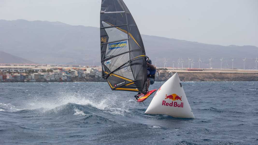 PWA World Cup: Finne und Foil 2024 wieder getrennt - Finnen-Slalom mit Beachstart und Hindernissen