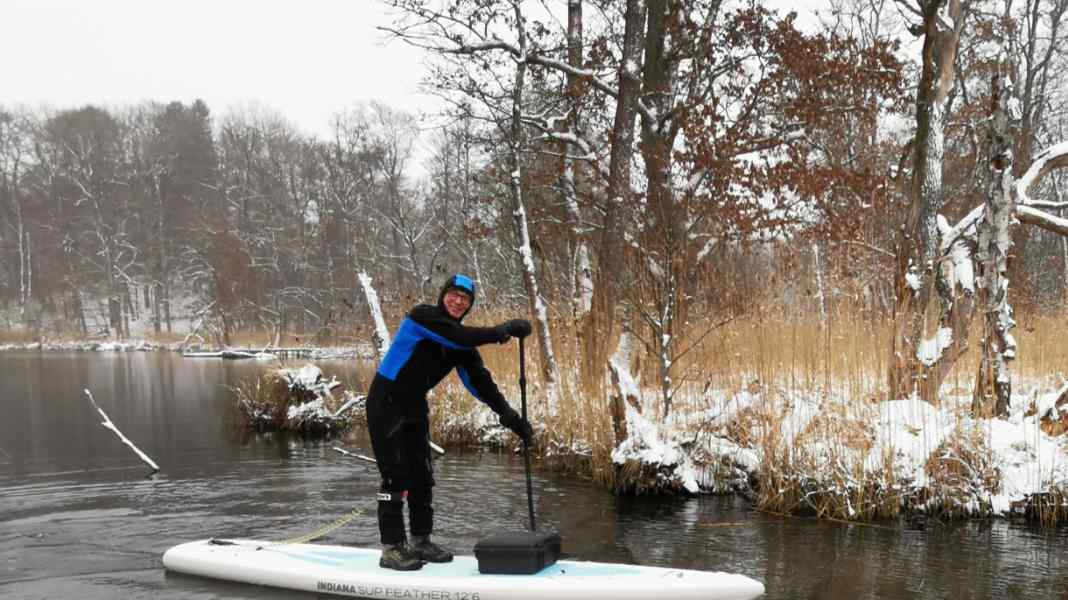 Guida al SUP: Viaggiare in SUP in inverno: tutto quello che c'è da sapere su abbigliamento e sicurezza