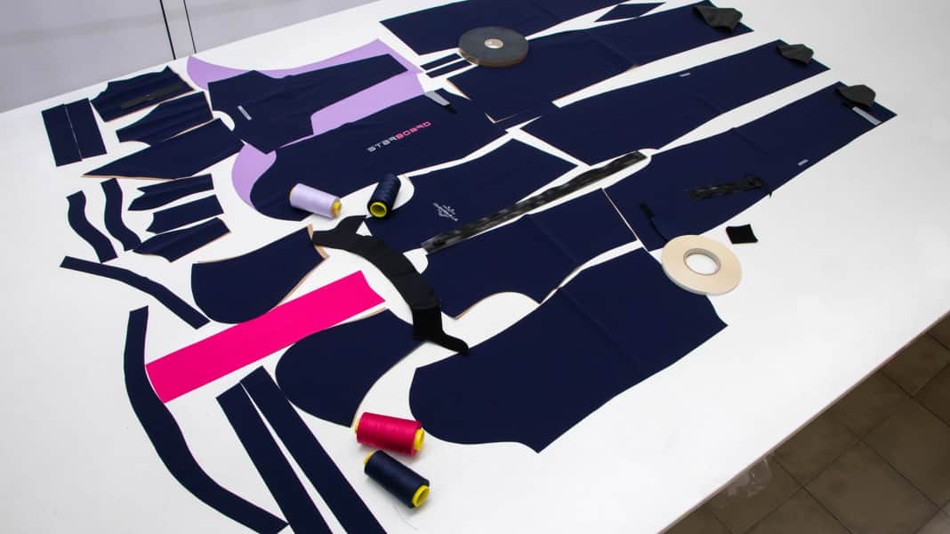 Wie entsteht ein SUP-Suit, also ein “Trockenanzug für SUP”? Einblicke in die Produktion der Starboard SUP Suits bei PTT in Kroatien.