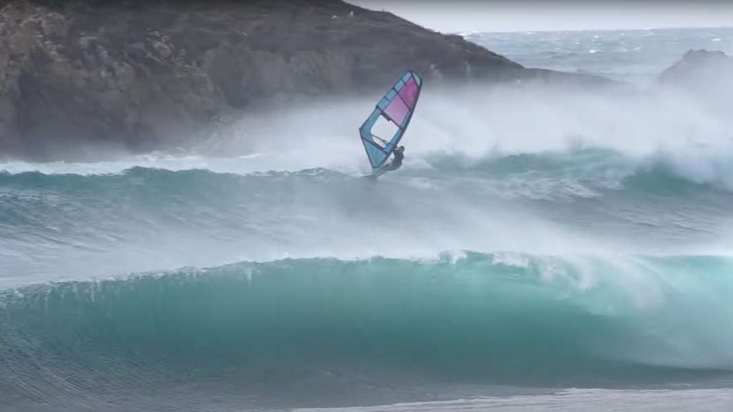 Action clip: Mast-high waves off the coast of Sardinia