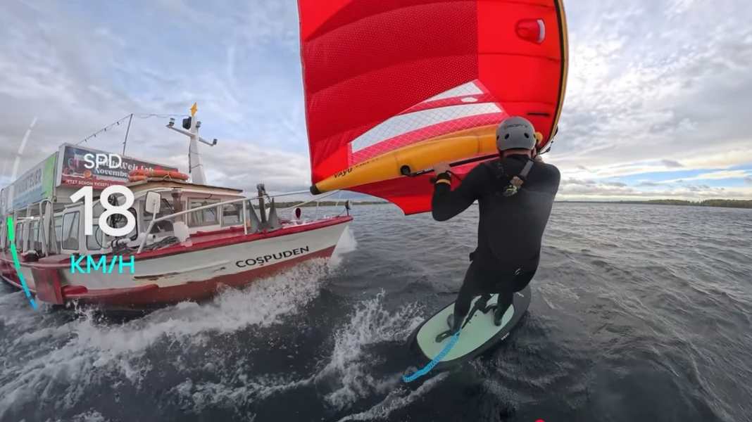 Wingsurf World: Almost rammed by a ship!