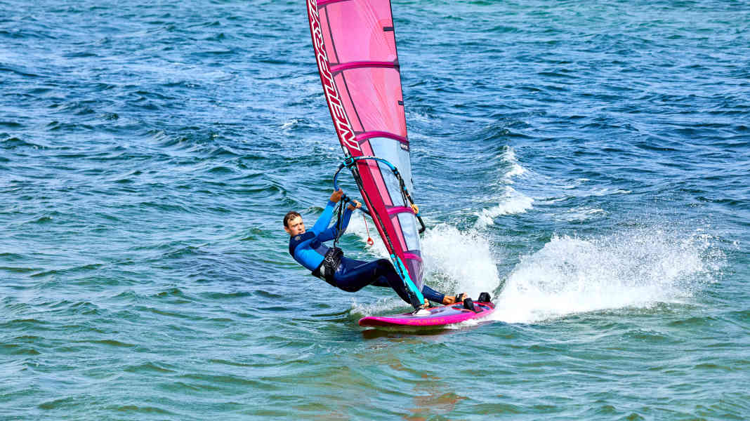 Windsurfing technique: how to avoid the spinout