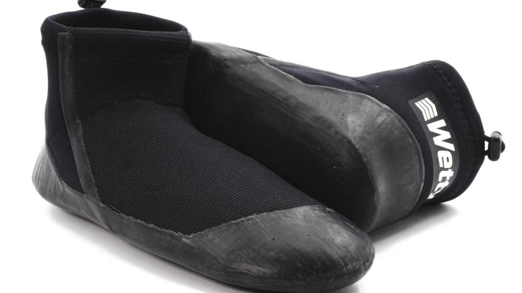 Wetty Reef booties: summer surf shoes with a barefoot feel