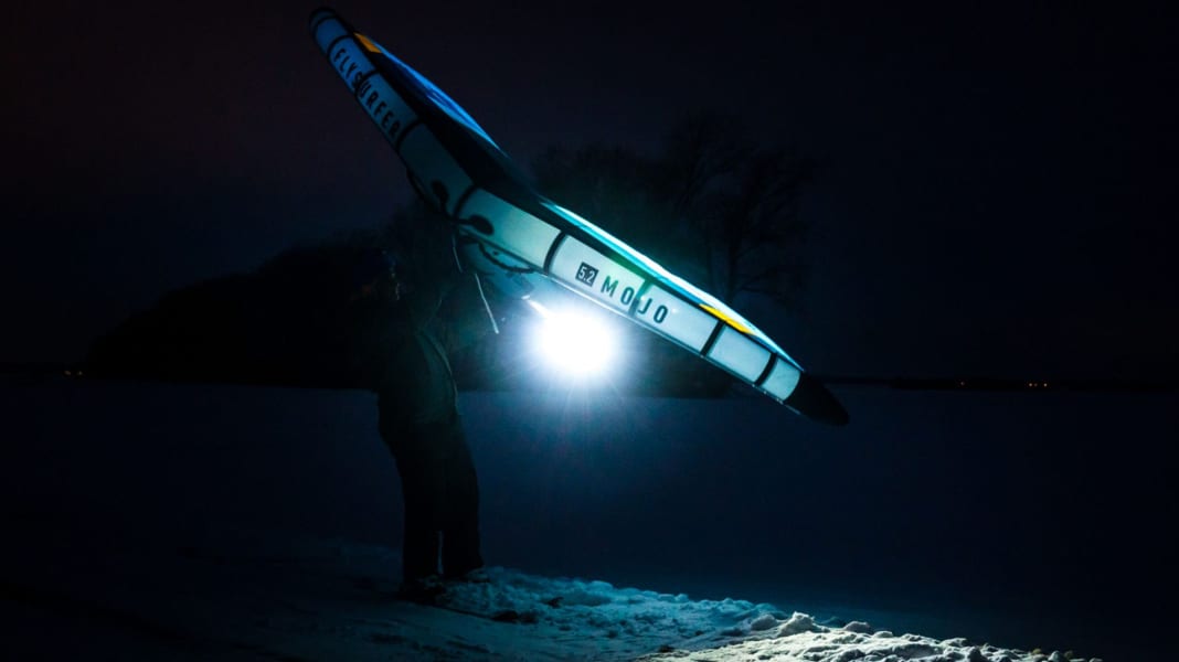 Wingsurfing in winter - fun on ice and snow