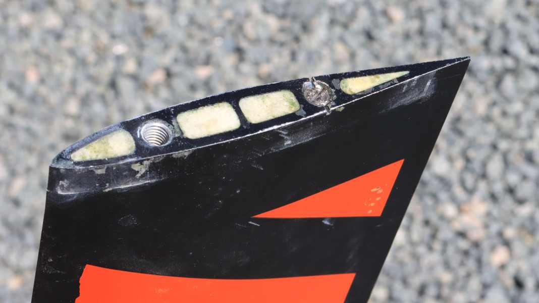 Foil-Reparatur: Was tun bei abgerissenen Schrauben?