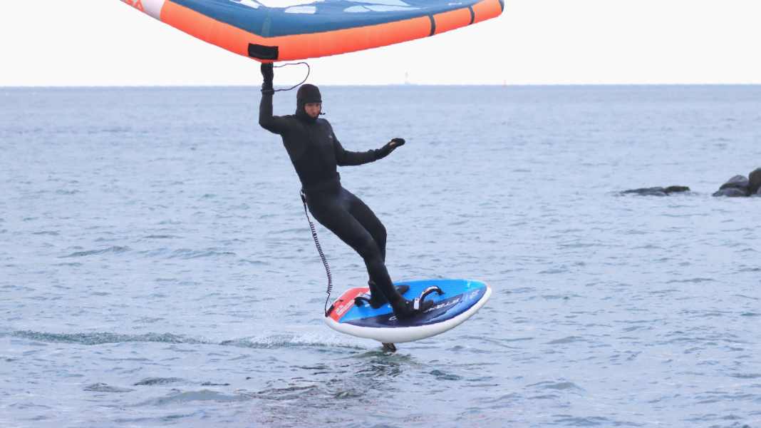 Inexpensive & good?: The new Starboard Wingboard 5'2 in the test
