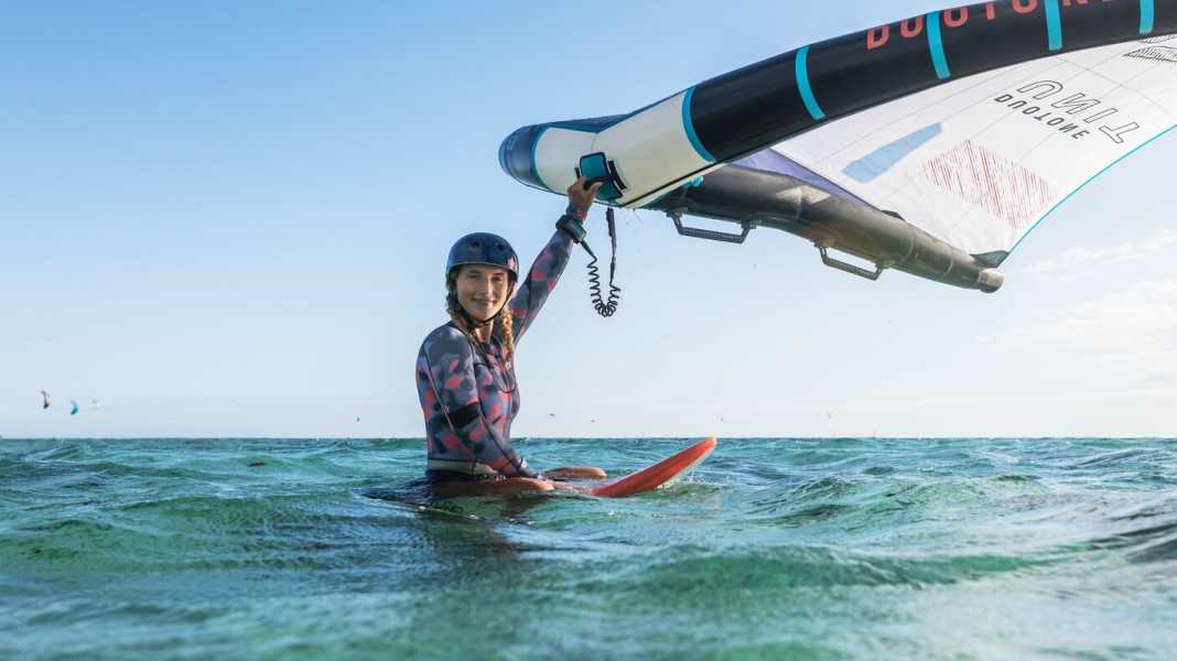 Head protection for wingfoiling and windsurfing: The perfect helmet for water sports enthusiasts - 16 models tested