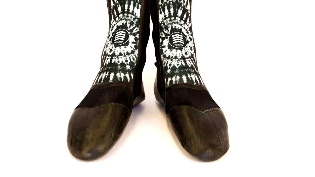 New surf shoes from Wetty Wetsuit - barefoot feeling in winter