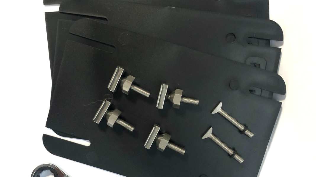 Foil mount trim system: adjustment of the foil angle on the board