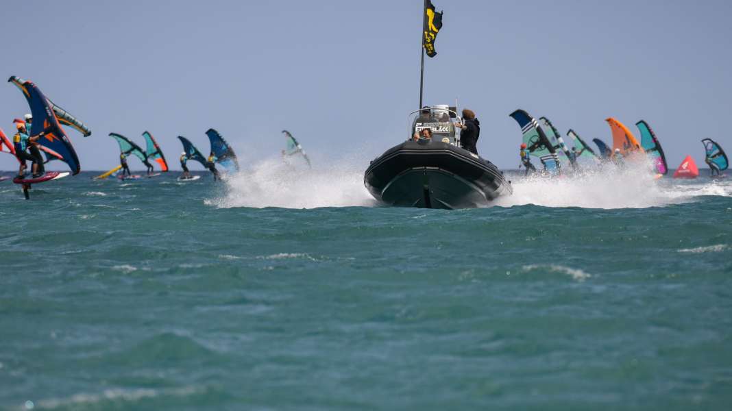 Defi Wing - 150 wingers at the first long-distance race in Gruissan