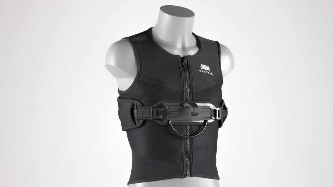 Wingman: Trapeze und Prallschutzwesten, made in Italy