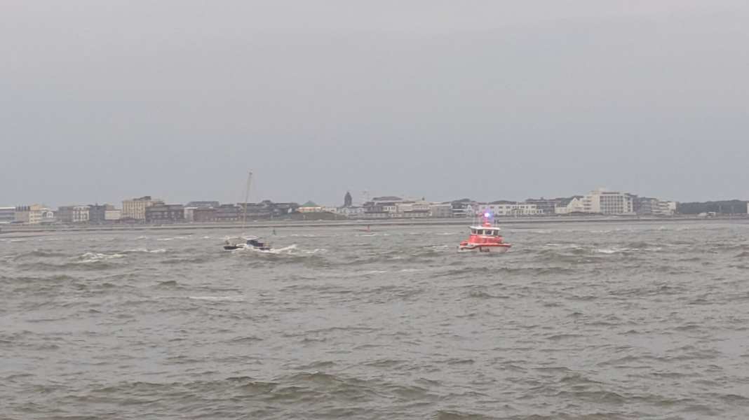 Seenot: Erneut Segler vor Norderney aus Brandung befreit