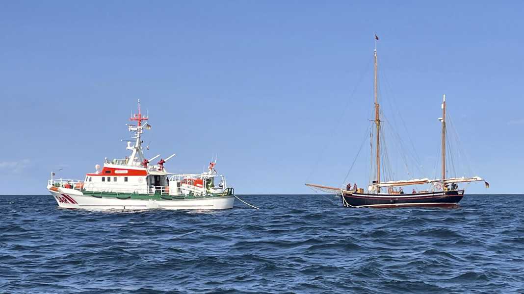 Distress on the Baltic Sea: double emergency on historic shark cutter