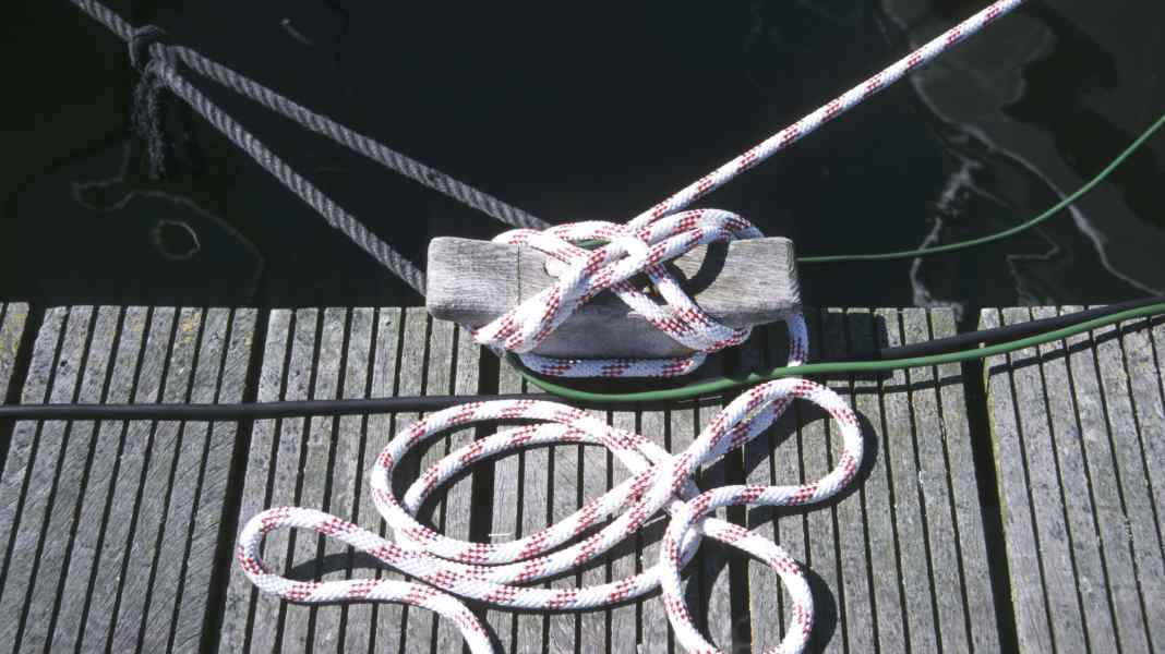 Crime: Who bears responsibility and takes out insurance for cut mooring lines?