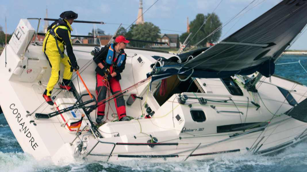 Seamanship: Reefing the mainsail - is it better to furl or lay?