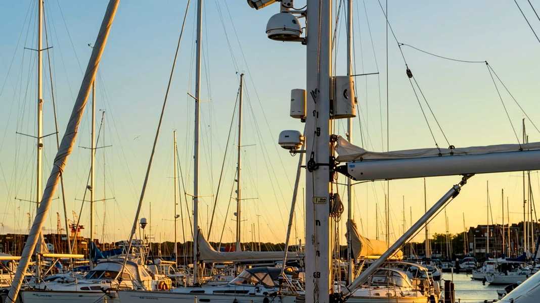 Glosse Le territoire de Wolff : Big Brother sur le ponton