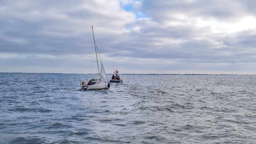 Seenot: Zwei Segler in akuter Lebensgefahr aus der Nordsee gerettet