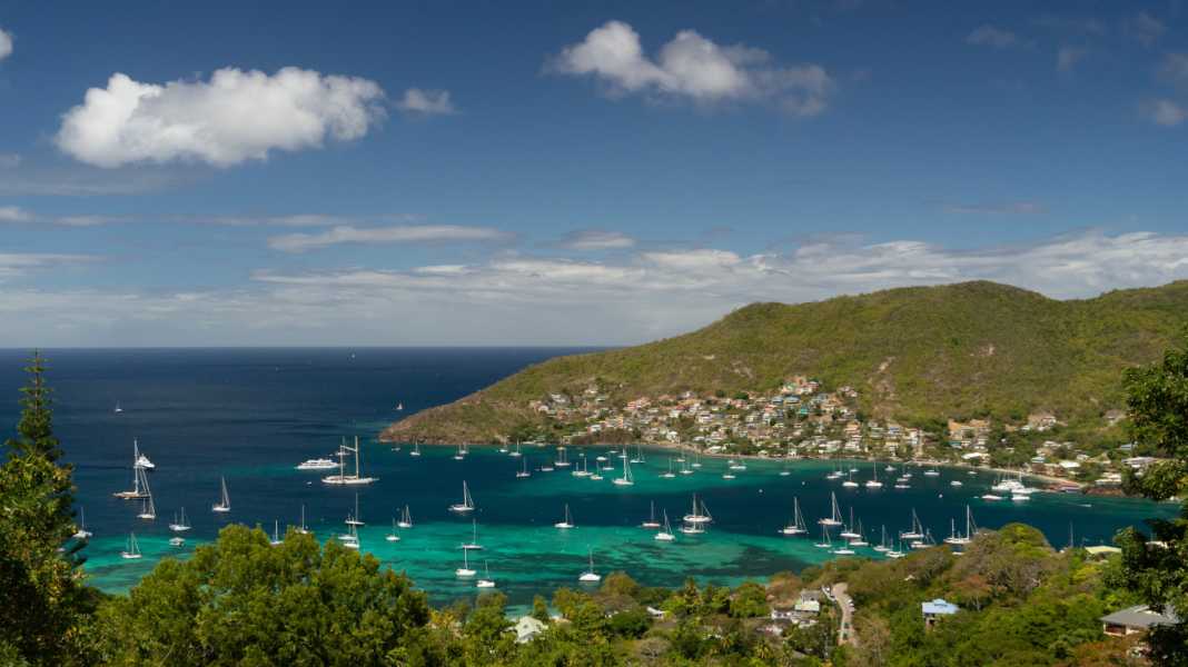 Sailing holidays on classic yachts in the Caribbean