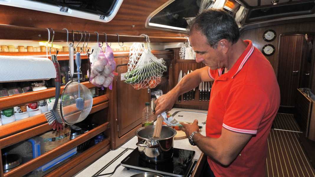 Statt Gas: Komfort aus der Steckdose - elektrisch kochen an Bord