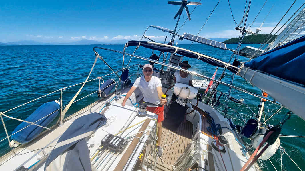 Interview: John Hughes, wie segelt man mit einer Hand?