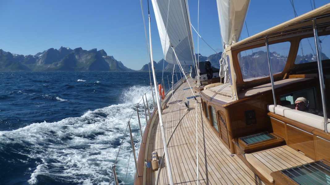 "Pumula": 37 metre long Huisman slup in the mega gallery