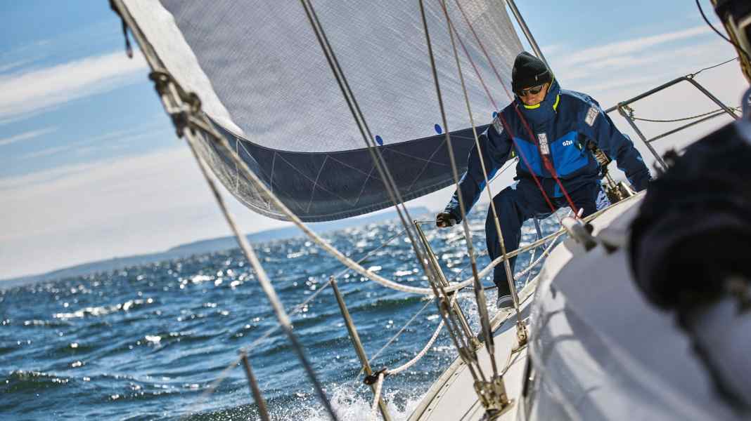 Sustainable functional clothing: More and more oilskins made from recycled material