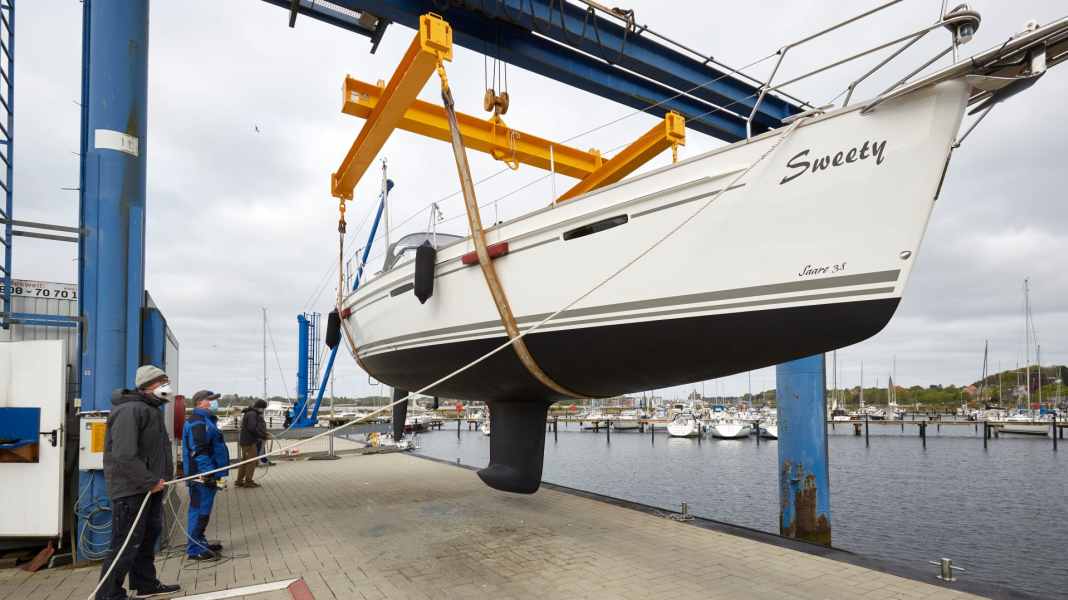 Unterwasserschiff: Antifouling erneuern, Schäden am Rumpf sanieren