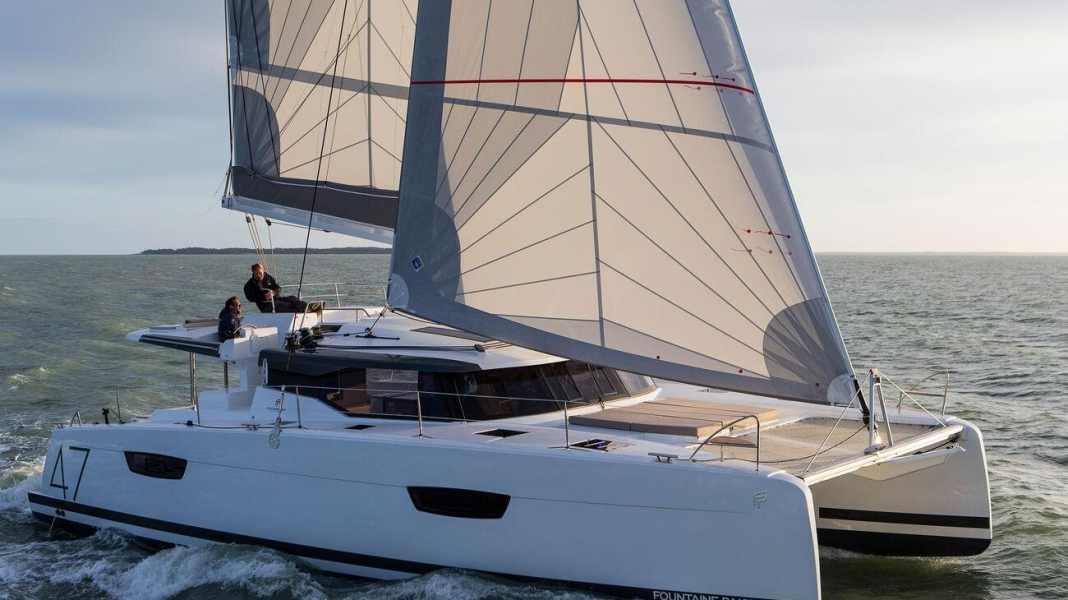 Fountaine Pajot New 47: Mehr Platz an Deck und eine absenkbare Badeplattform