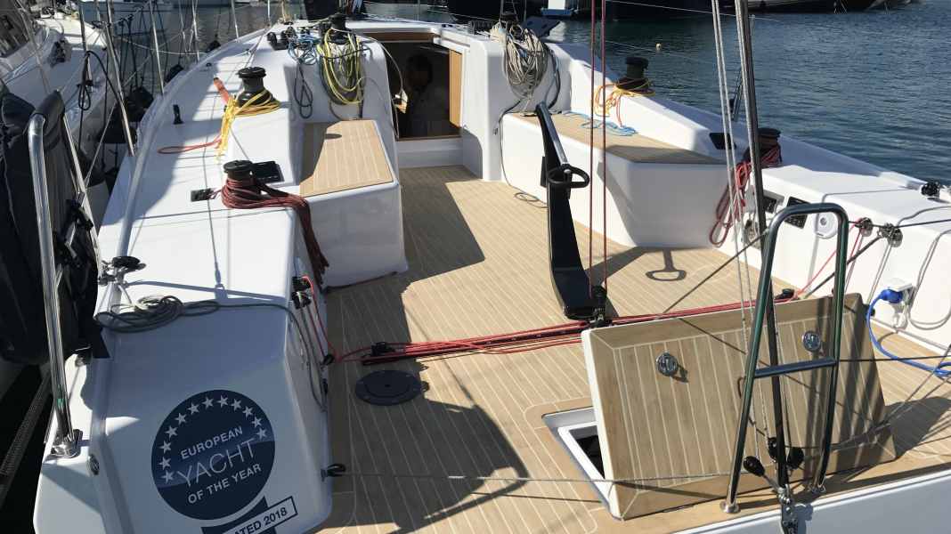 Trade fair novelties Cannes, No. 2: Grand Soleil 34 Performance: sheer racer