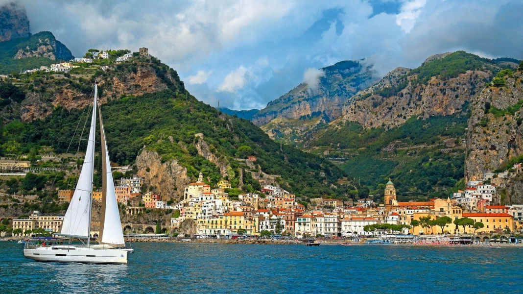 Information sur la zone : Location de bateau Italie : Golfe de Naples et Côte Amalfitaine